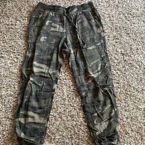 Camo joggers. Size M